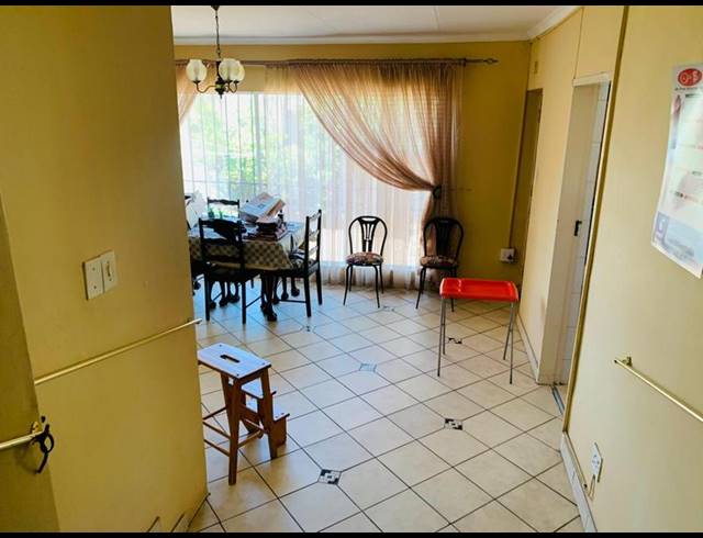 3 BEDROOM HOUSE FOR SALE IN CROSBY